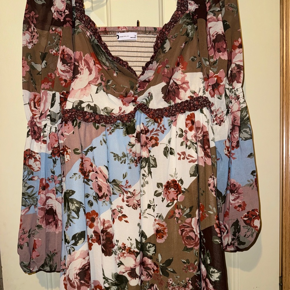 SO gorgeous dress M BNWT will